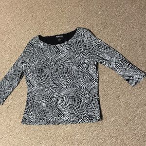 17) XL 3/4 sleeve top